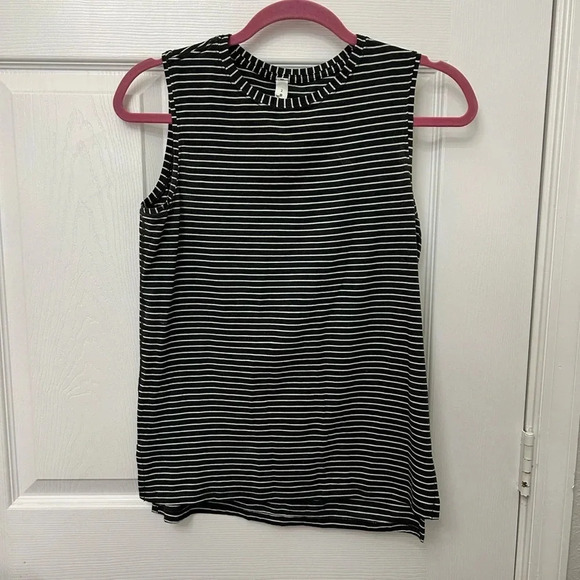 ! Lululemon stripped tank size 2 grey and white - Picture 1 of 3